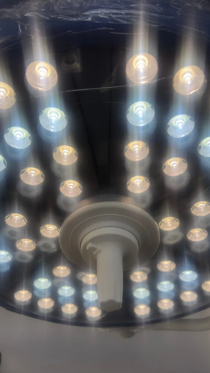 Lámpara Quirúrgica LED HLED-700/500L Techo - Image 3